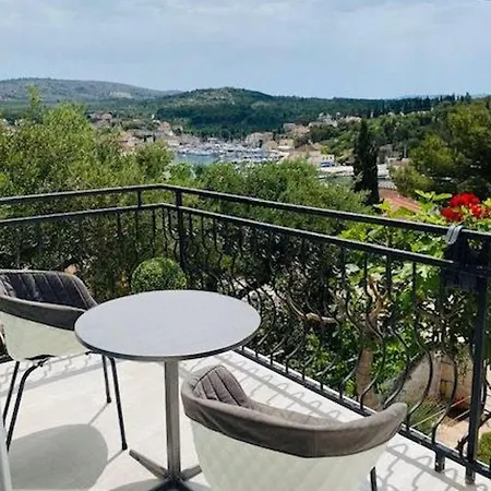 Brazza 3* Milna (Brac)